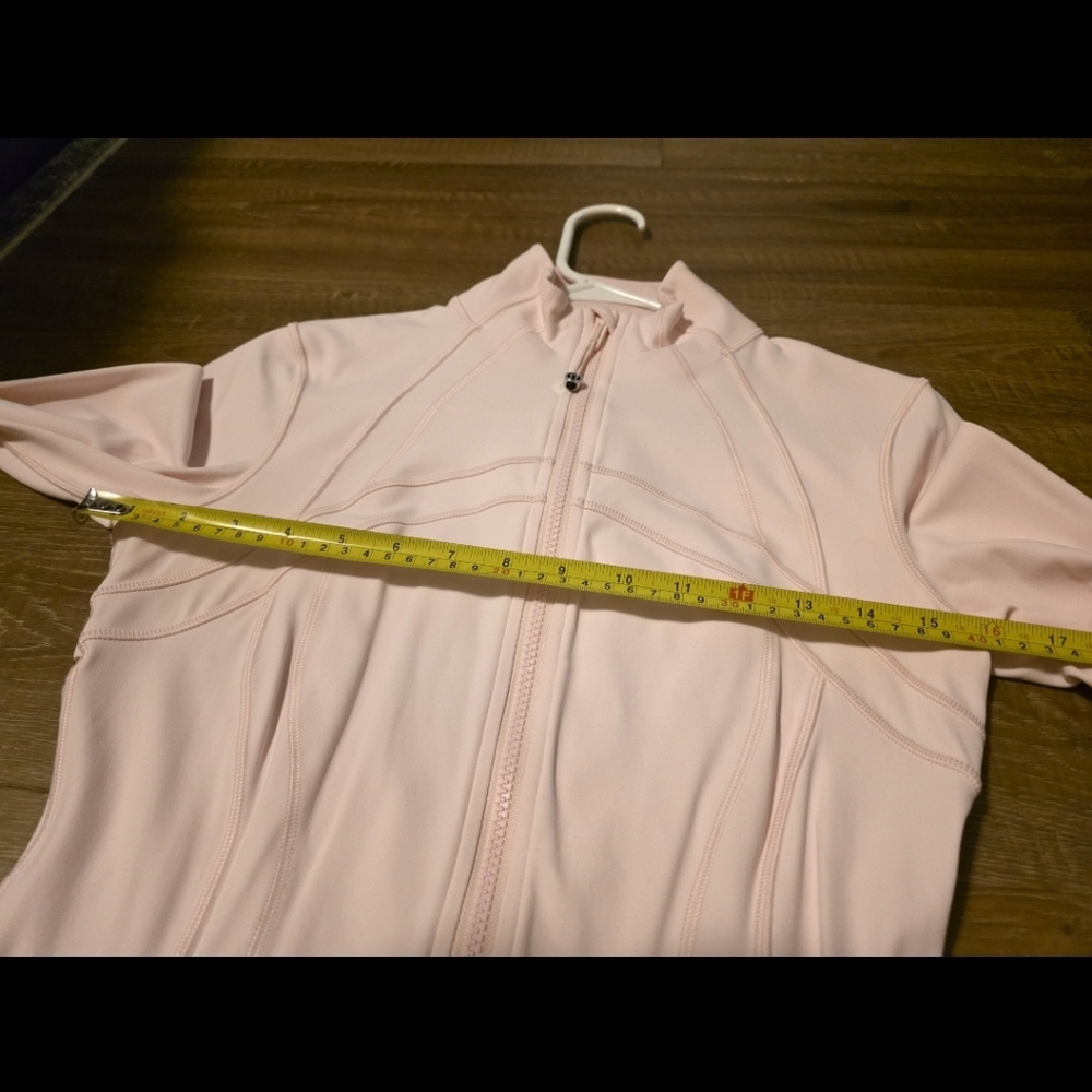 Lululemon Strawberry Milkshake Define Jacket Size 6. In good condition. See pics - Picture 8 of 8